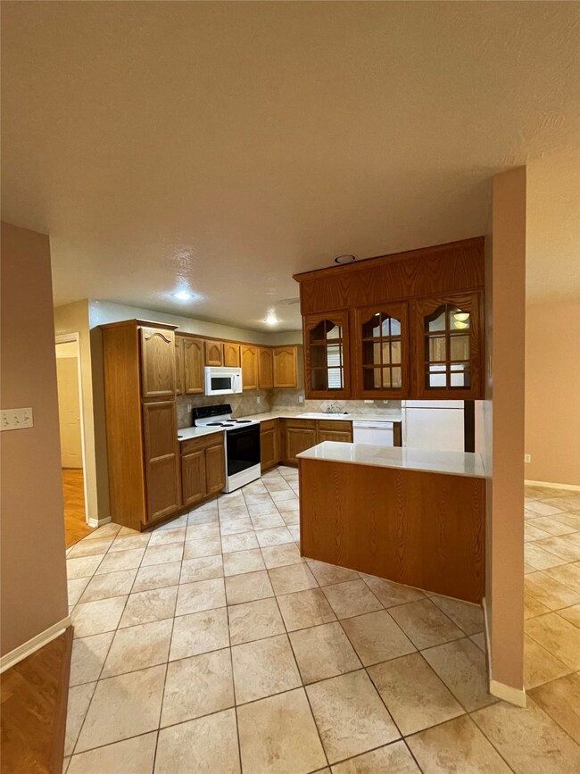 2213 Par Ln, Richmond, TX 77469 - photo 7