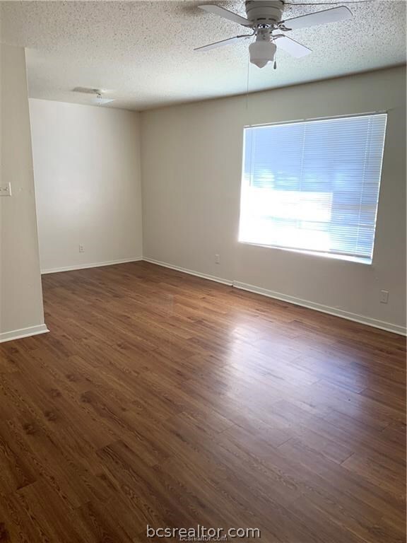 804 Lisa Cir unit B, Bryan, TX 77801 - photo 5