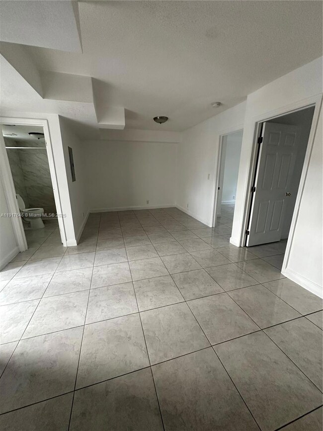 3901 NW 9th Ave unit 11, Deerfield Beach, FL 33064 - photo 5