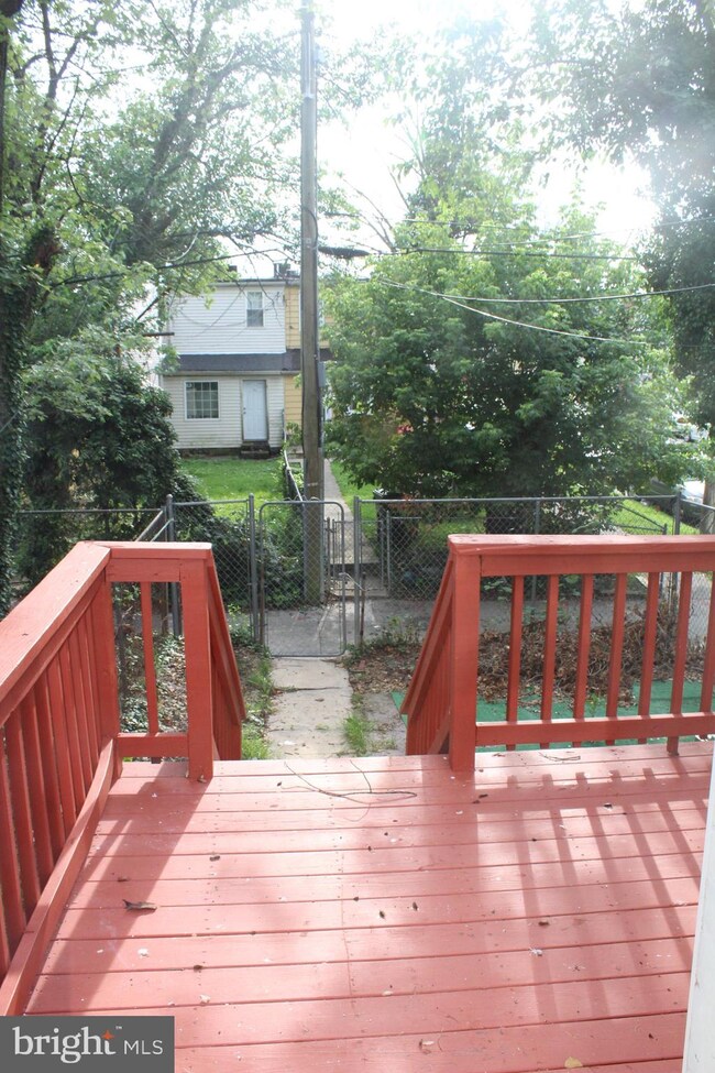 228 S Monastery Ave, Baltimore, MD 21229 - photo 3