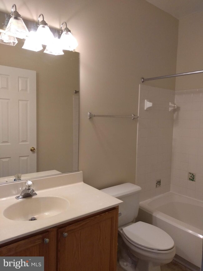 2228 Commissary Cir, Odenton, MD 21113 - photo 4