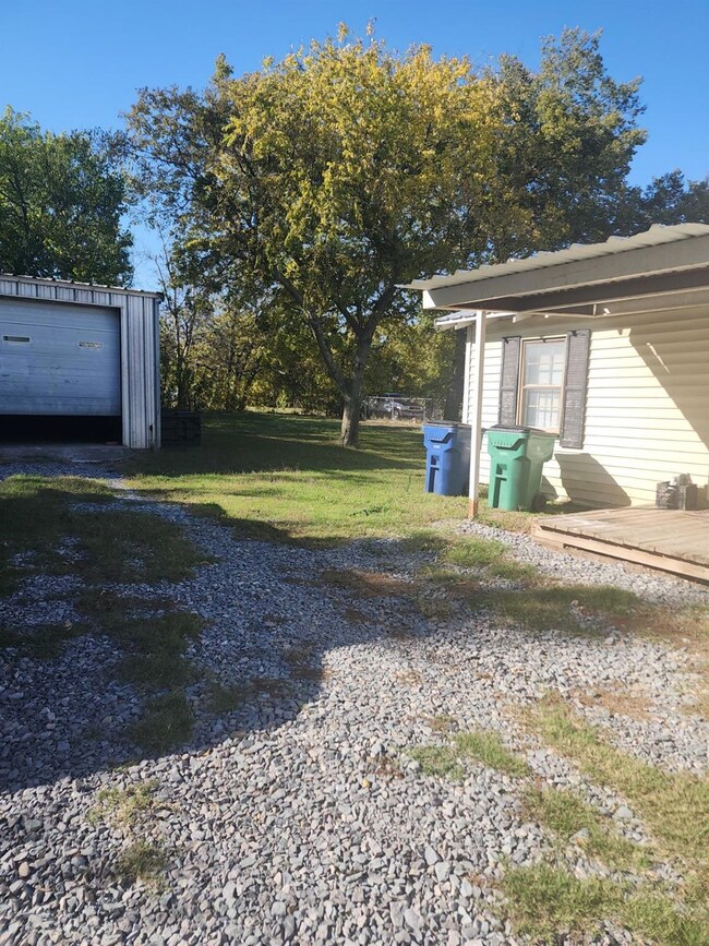 200 Houston St, Pottsboro, TX 75076 - photo 7