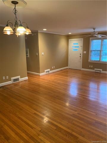 Livingroom/diningroom area