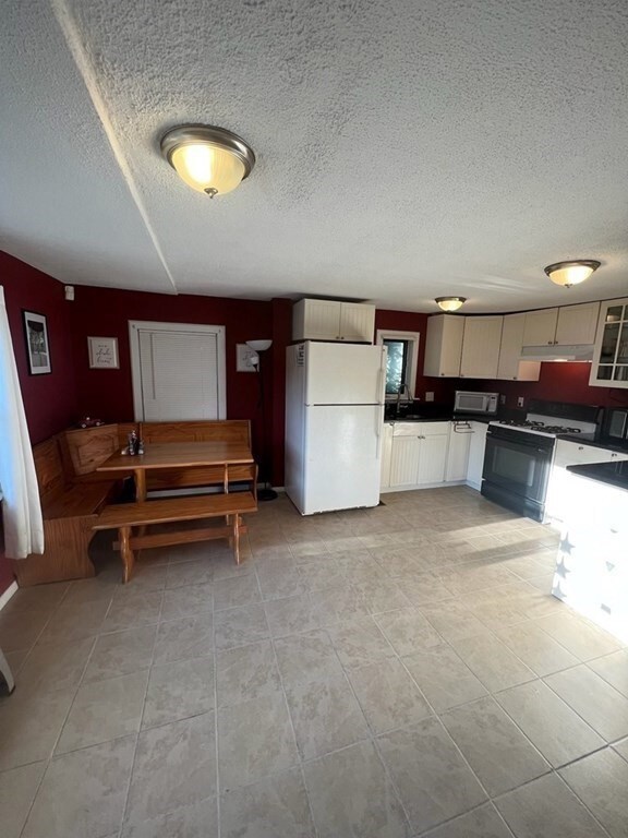 25 Randall St, Taunton, MA 02780 - photo 2