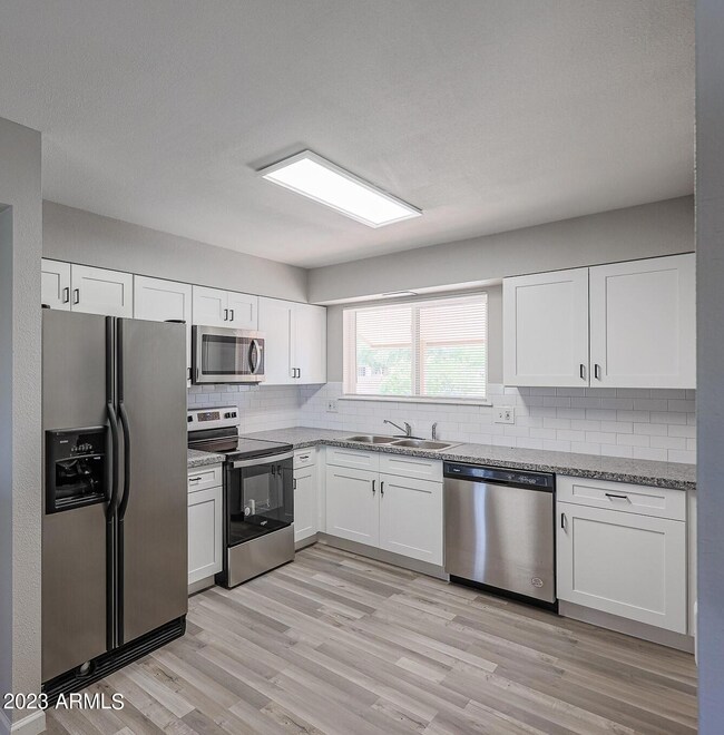 10601 N 99th Dr, Sun City, AZ 85351 - photo 5