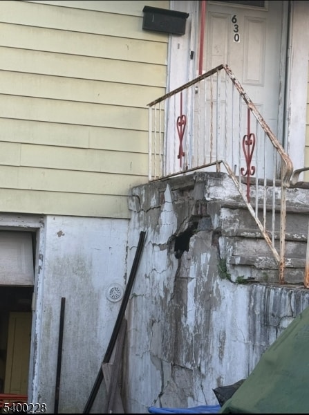 630 Jackson Ave, Linden, NJ 07036 - photo 2