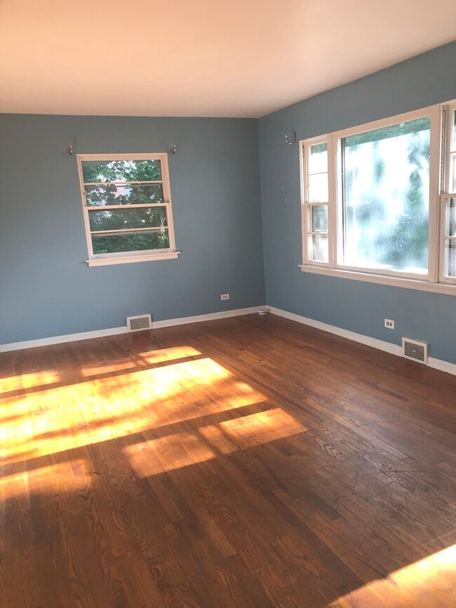 1421 N Main St, Naperville, IL 60563 - photo 5