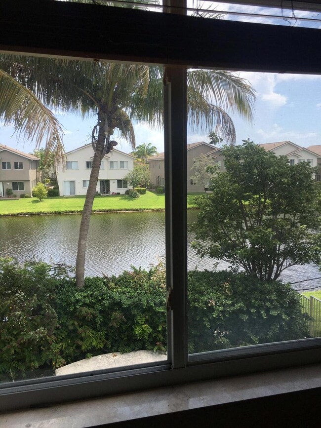 1020 Center Stone Ln, Riviera Beach, FL 33404 - photo 3