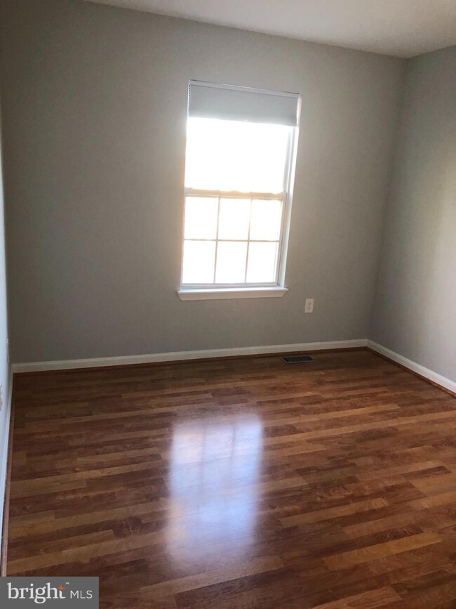 8867 Goose Landing Cir, Columbia, MD 21045 - photo 6