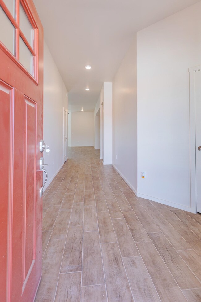 1352 San Carlos St, Alamogordo, NM 88310 - photo 5