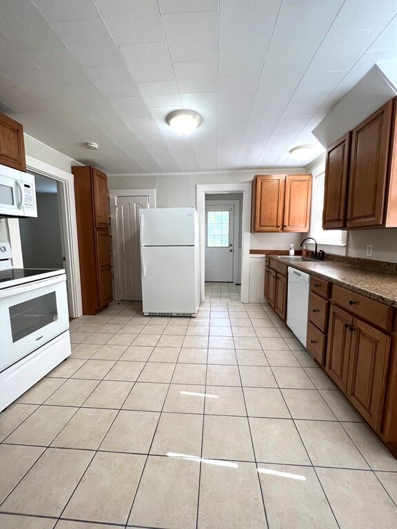 90 Water St unit 90, Milford, MA 01757 - photo 4