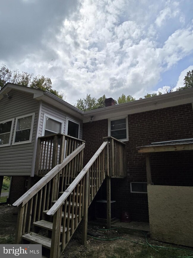 5090 Hawthorne Rd, La Plata, MD 20646 - photo 3