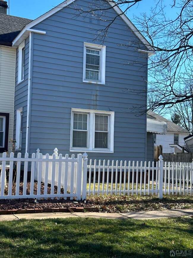 12 Curtis Place, New Brunswick, NJ 08901 - photo 4