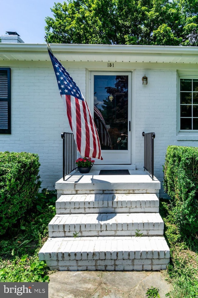 151 S Maple Ave, Purcellville, VA 20132 - photo 4