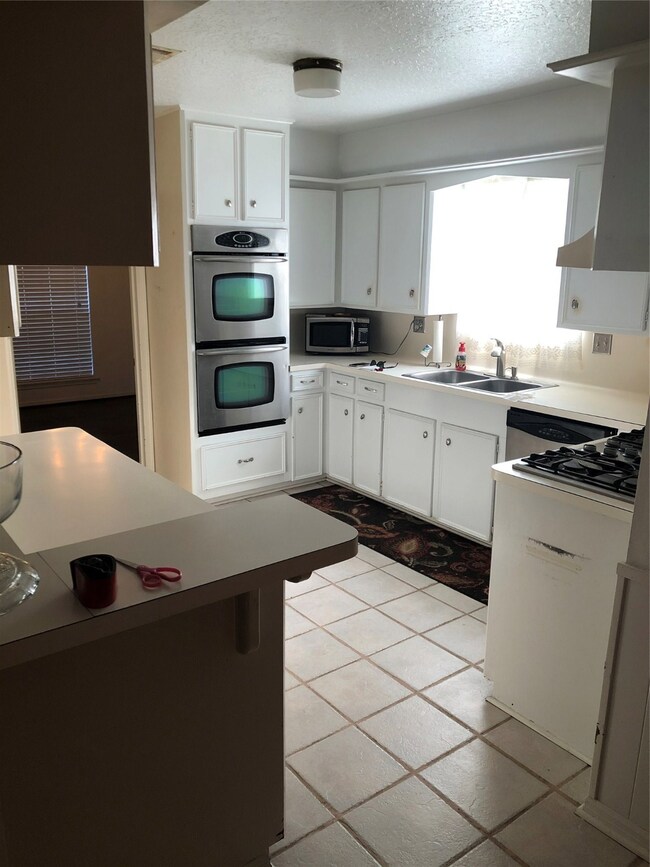 5054 Bayou Vista Dr, Houston, TX 77091 - photo 7