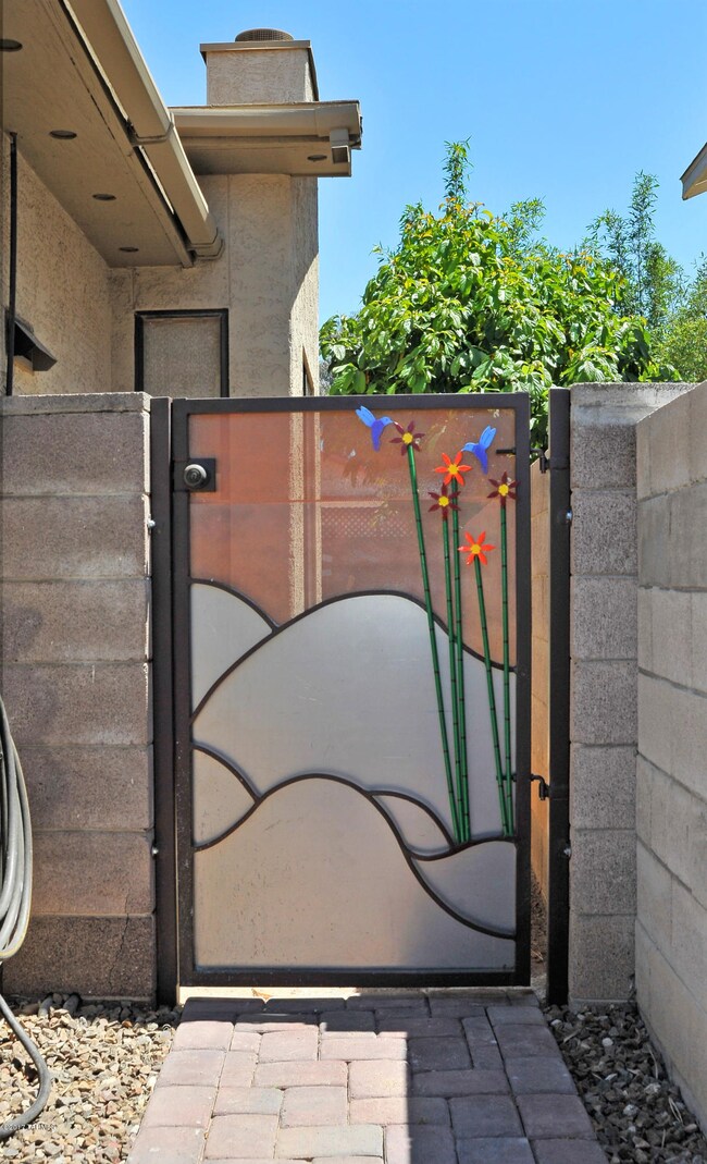 Custom Gate by Bodel Collect