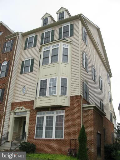 923 Hidden Marsh St, Gaithersburg, MD 20877 - photo 2