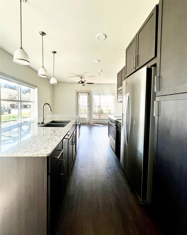 5607 Belmont Ave unit 5210, Dallas, TX 75206 - photo 2