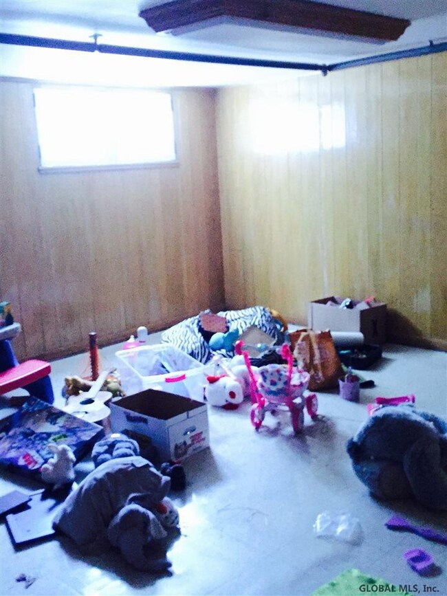 6 Sitzmark Ln, Rensselaer, NY 12144 - photo 3