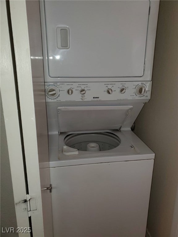 Laundry room with stacked washer / drying machine