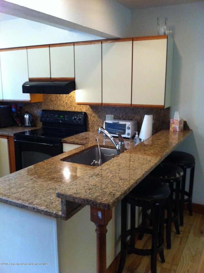 2015_07_27_Aspen Villa A2 Kitchen 1