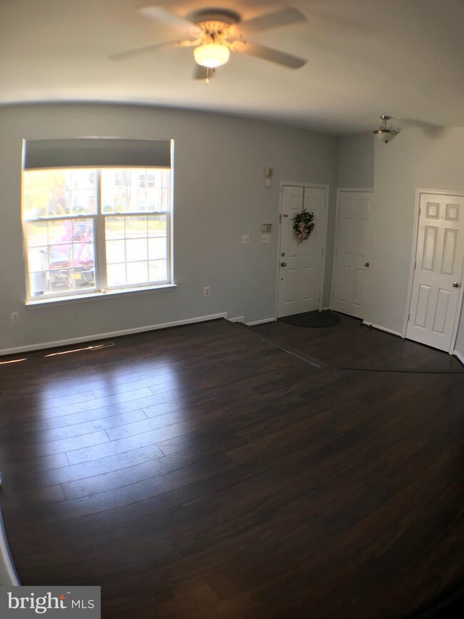 10296 Butternut Cir, Manassas, VA 20110 - photo 4