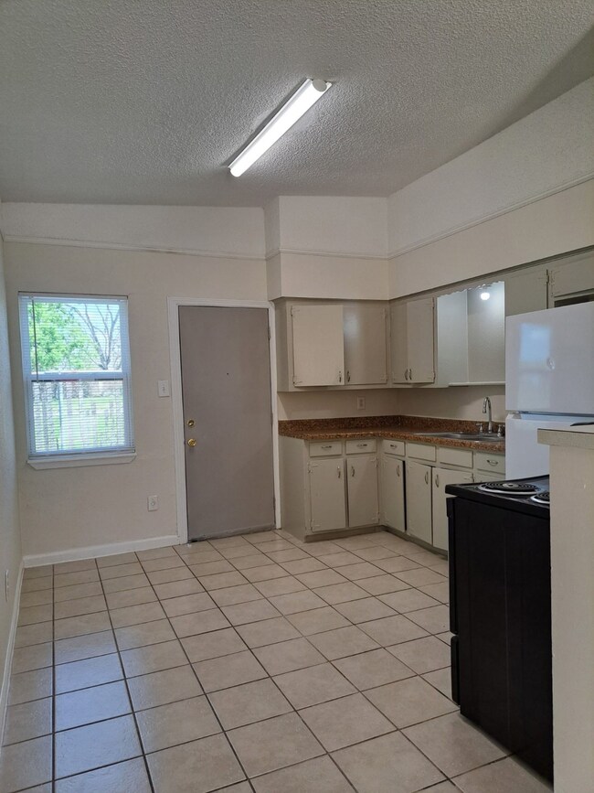 3357 Frick Rd unit 3, Houston, TX 77086 - photo 2