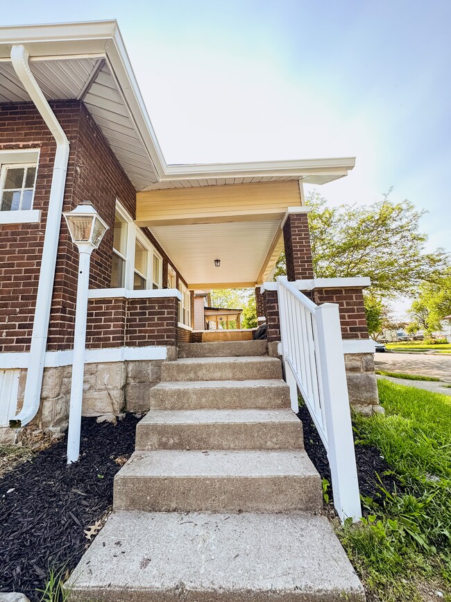 503 W 6th St, Anderson, IN 46016 - photo 3