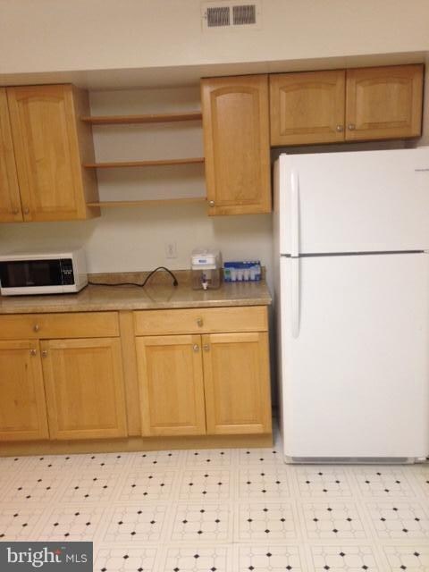 1672 Parkcrest Cir unit 201, Reston, VA 20190 - photo 3