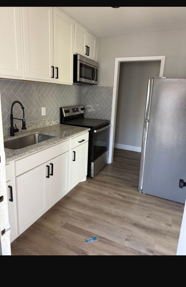 219 SE 13th St unit 4, Grand Prairie, TX 75051 - photo 3