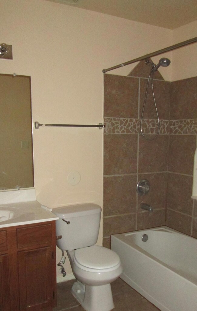 5744 Saluki Dr unit B, El Paso, TX 79924 - photo 5