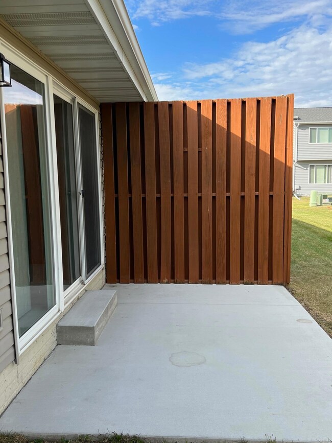 1403 Asbury Ln, Waterloo, IA 50701 - photo 6