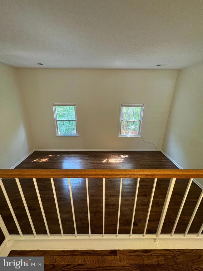 1951 Mayflower Dr, Woodbridge, VA 22192 - photo 7