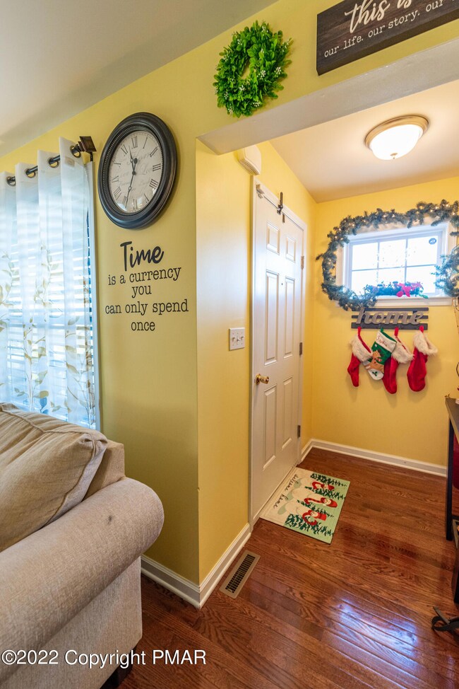 892 S Fork Dr, Easton, PA 18040 - photo 3