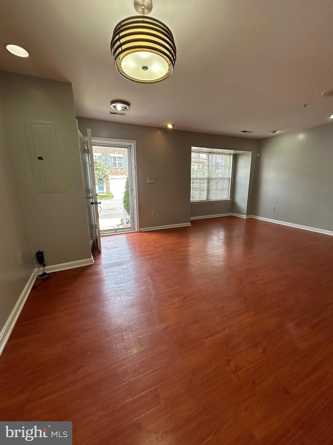 8876 Goose Landing Cir, Columbia, MD 21045 - photo 2