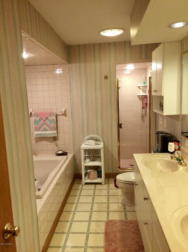 2214 Radcliff Cir SE unit 97, Grand Rapids, MI 49546 - photo 6