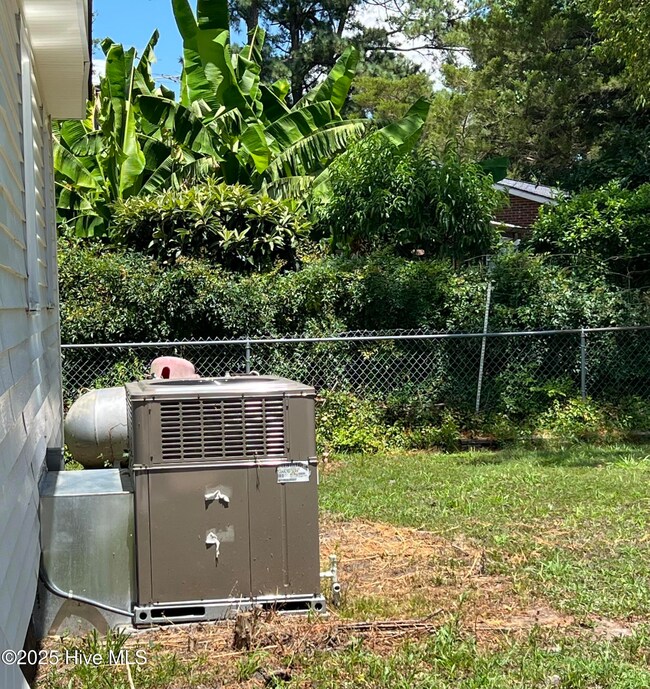 705 Runyon Rd, Washington, NC 27889 - photo 7