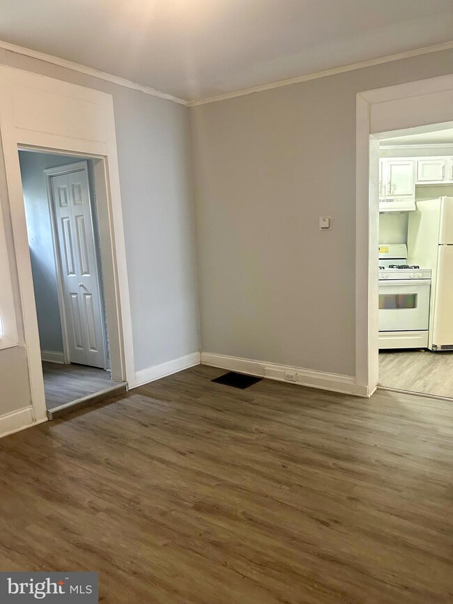 2136 N Fulton Ave unit 1, Baltimore, MD 21217 - photo 2