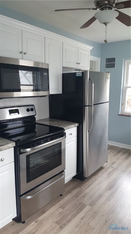 Totally Remodeled Kitchen with Stainless Steel App