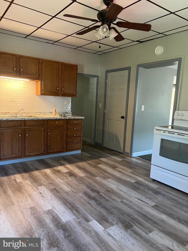 331 Main St, Lavelle, PA 17943 - photo 5