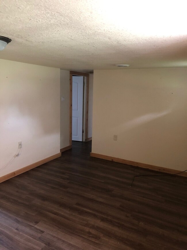 1063 Columbus St, Wabash, IN 46992 - photo 3