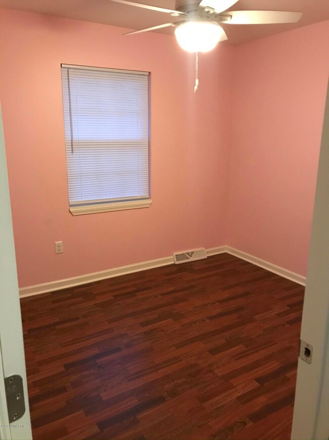 8313 Roseborough Rd, Louisville, KY 40228 - photo 6