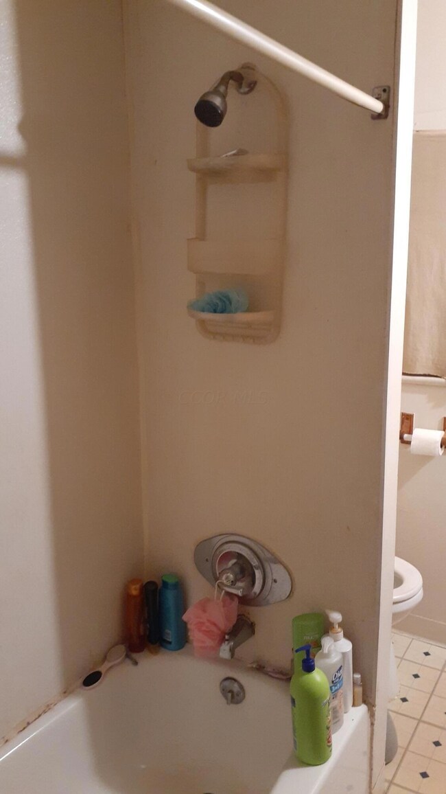 68-70 N Powell Ave, Columbus, OH 43204 - photo 3