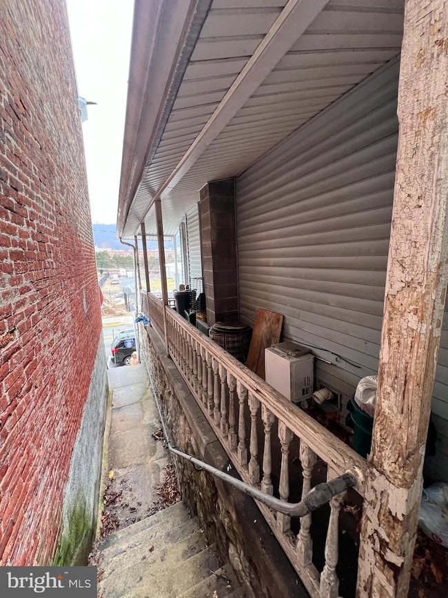 734 N 6th St, Reading, PA 19601 - photo 2