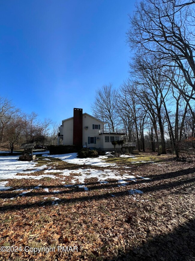 101 Woodcrest Blvd, Stroudsburg, PA 18360 - photo 4