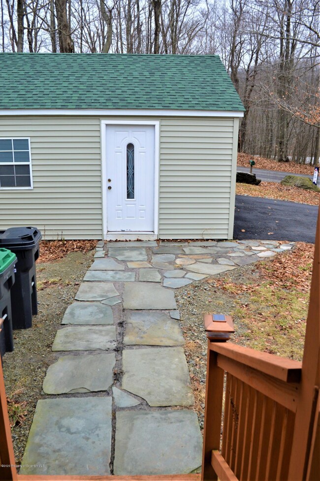 152 Laurel Rd E, Covington Township, PA 18444 - photo 5