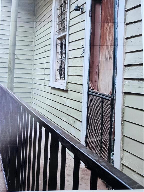 Side porch 1