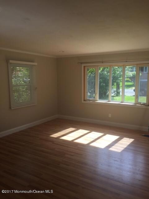 189 Pinecrest Rd, Oakhurst, NJ 07755 - photo 6