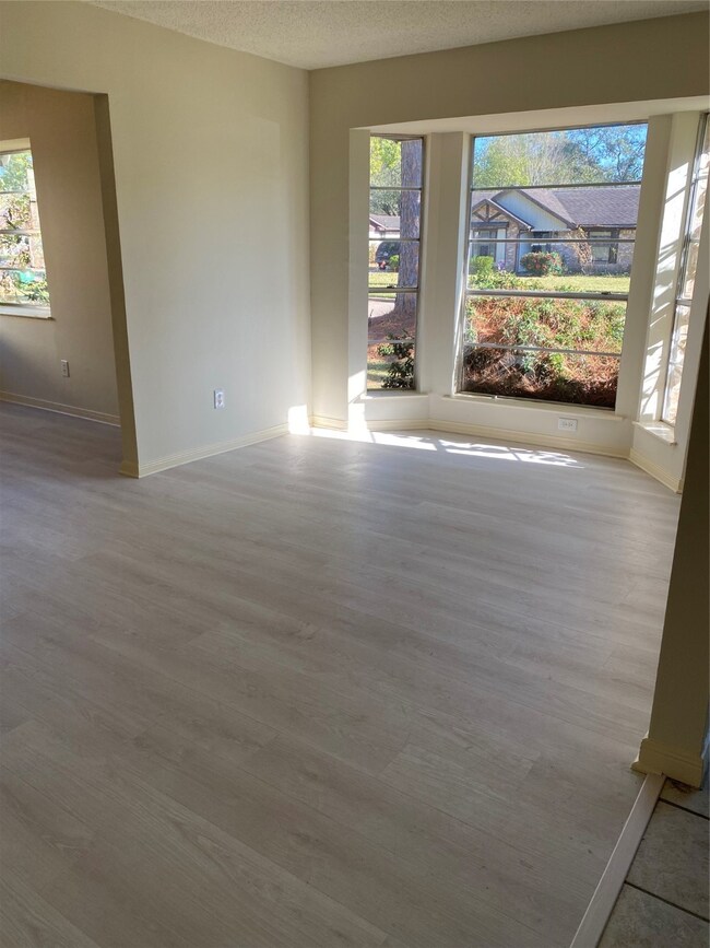 7539 Brush Wood Dr, Houston, TX 77088 - photo 4