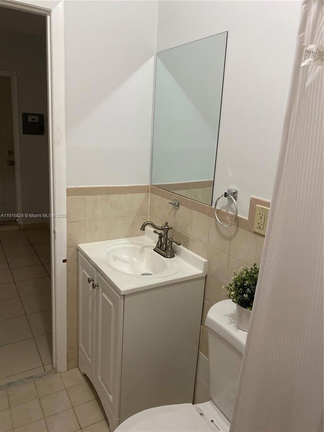 2140 SW 25th St unit A, Miami, FL 33133 - photo 3